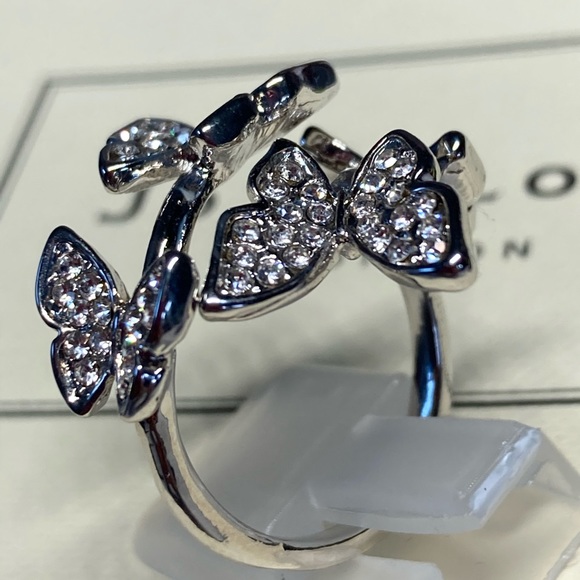 Adjustable Beautiful Butterfly Ring - Picture 3 of 5